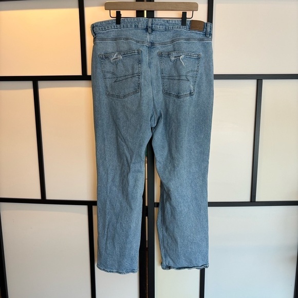 American Eagle Curvy 90s distressed destroyed denim jeans. Size 18 - Picture 12 of 12